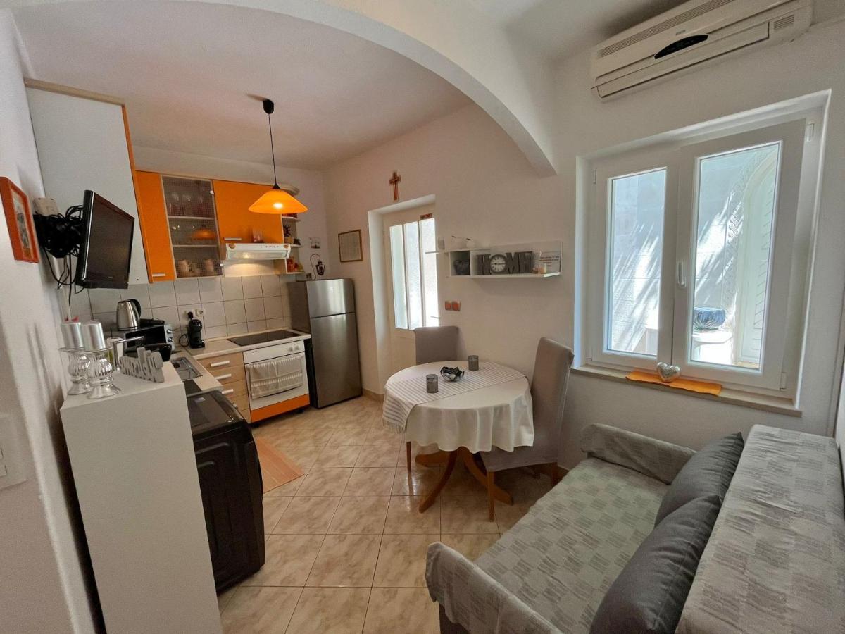 Apartment Merlin Bol Exterior foto
