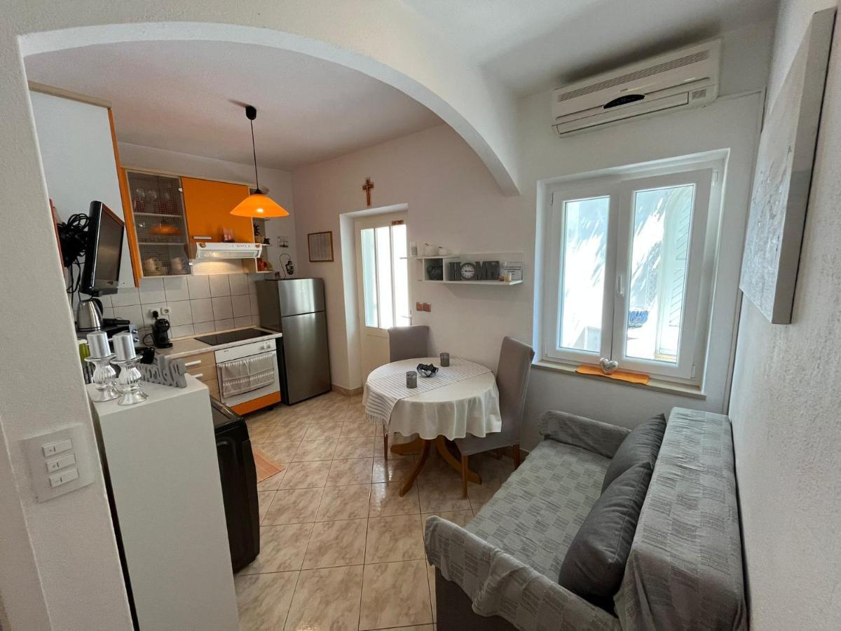 Apartment Merlin Bol Exterior foto